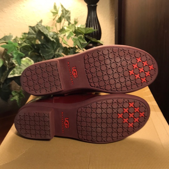 UGG Sangria Madera Waterproof Zip Up Boots - Picture 4 of 8